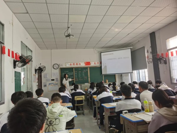 岳陽(yáng)市江南通信職業(yè)技術(shù)學(xué)校有限公司,岳陽(yáng)江南學(xué)校,岳陽(yáng)江南通信學(xué)校,岳陽(yáng)職業(yè)學(xué)校
