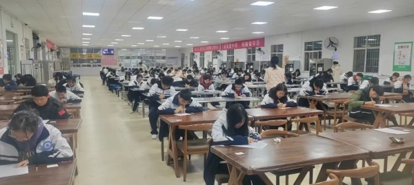 岳陽市江南通信職業(yè)技術(shù)學(xué)校有限公司,岳陽江南學(xué)校,岳陽江南通信學(xué)校,岳陽職業(yè)學(xué)校